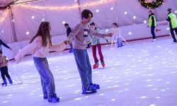 İzmir’de buz pistlerine yoğun ilgi: 15 Şubat’a kadar açık olacak