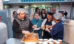 Karşıyaka Belediyesi’nden soğuk havalarda çorba ikramı: Kış boyunca sürecek