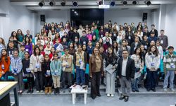 Konak’ın Çocuk Meclisi’nde seçim heyecanı: Yeni başkanlarını seçtiler