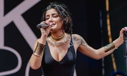 Rahatsızlandı, konsere ara verdi: Melek Mosso kimdir? Melek Mosso kaç yaşında?