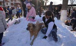 Seferihisar Belediyesi'nden miniklere kar sürprizi