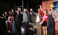 Şiddetli Geçimsizlik oyunu Manisa’da ilk kez sahnelendi