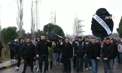 Soma’da işçilerden siyah tabutlu protesto: Emeğin cenazesi