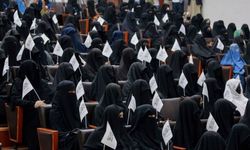 Afgan kadınlar eğitime ulaşamıyor: Yasak kalcı hale geldi!