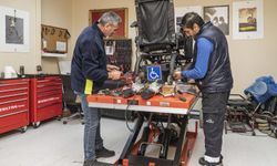 İzmir’de tekerlekli sandalyelere ücretsiz destek: Özgürlük istasyonu