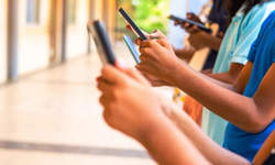 15 yaş altı çocuklara sosyal medya düzenlemesi: Oyunlar yasaklanacak mı?