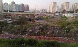Deniz kenarında şantiye görüntüsü: Flamingo Parkı çıkmazı