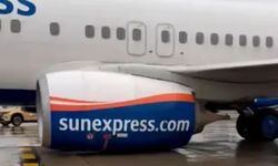 Kalkışa hazırlanan SunExpress uçağının tekerlekleri koptu: Yolcular tahliye edildi