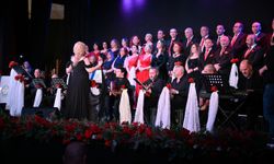 Aşkın Ezgileri konserlerine Manisalılardan yoğun ilgi