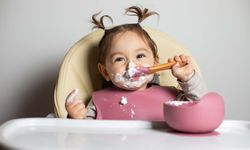 Bebeklere masum görünen tehlike: 1 yaş altı için yasaklı gıdalar