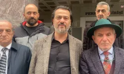 Bürokratın özel tuvaletini yazan gazeteciler hakim karşısına çıktı