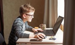 Dijital platformlara yaş doğrulama yükümlülüğü