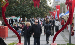 Konak'ta Sevgililer Günü kermesi başladı