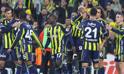 Derbide gol düellosu: Fenerbahçe Trabzon’dan 3 puanla döndü