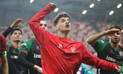 Karşıyaka gururlu: Adem Yeşilyurt milli formayı giyecek!