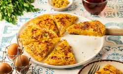 Hafta sonu kahvaltıları için mükemmel tarif: İspanyol omleti nasıl yapılır?