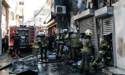 İzmir'de iş yeri yangını alarmı: Gökyüzü dumanla kaplandı