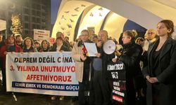 İzmir’de 6 Şubat depremleri anıldı: Bu ülkede deprem, kader ve fıtrat diyerek geçiştirildi