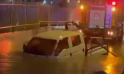 İzmir’de aşırı yağış can aldı: alt geçitte boğularak yaşamını yitirdi