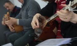 İzmir'de ücretsiz bağlama kursu: İlgi yoğun