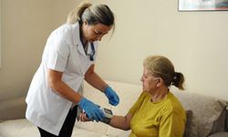 Karşıyaka’da şifa evlere taşınıyor: Evde Sağlık Destek Merkezi'ne nasıl başvurulur?