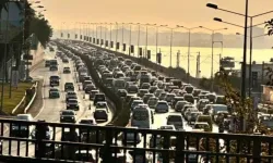 Yeni yılın ilk verisi: İzmir trafiği artıyor, kayıt hız kesiyor