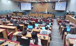 İzmir Büyükşehir Meclisi’nde Berkin Elvan anıldı