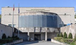 İzmir’de yaz akşamlarının sembol mekanı: Aşık Veysel Amfi Tiyatro yeni sezona yenilenerek giriyor