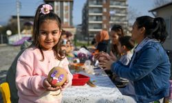 Bornovalı miniklere Çim Adam Atölyesi: Hem öğreniyor hem sosyalleşiyorlar