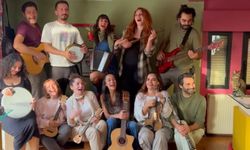 Bilet yerine takası gelenekselleştiriyorlar: Arkadaş Band sahnede