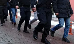 İzmir'de yolcu minibüsünde uyuşturucuyla yakalanan 2 zanlı tutuklandı!