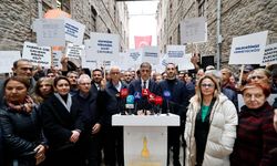 Meslek fabrikası nöbeti tartışması devam ediyor: CHP İzmir İl Başkanı tatilde müdür ABD'deymiş