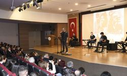 Çiğli’de Anadolu Rock rüzgârı: Manço ve Karaca şarkılarıyla anıldı