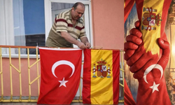 Sosyal medya bunu konuşuyor: Türkler ve İspanyollar arasında neler oluyor?