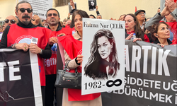 İzmir İl Milli Eğitim Müdürlüğü önünde eylem: Bakan bize utanç veriyor