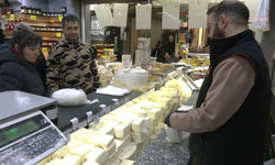 Bayram öncesi çarşıda kalabalık var satış yok: Lor peyniri bile pahalı geliyor