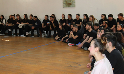 EÜ’den  'Beden, Mekan ve Sorumluluk' söyleşisi: Sahne Üzerinden Sahne Arkasına