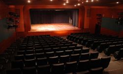 İzBBŞT’de dikkat çeken oyun: Yücel Erten’in çevirisiyle Arturo Ui