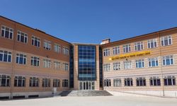 Turgutlu’da Atatürk’e hakaret iddiası yargıya taşındı: Felsefe öğretmeni gözaltında!