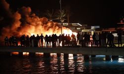 Marinada demirli 8 motoryat alev alev yandı