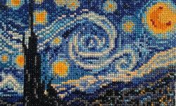 İzmirli tıp doktorunun 53 yıllık tutkusu: Dünyaca ünlü tabloları kanaviçe ile işledi