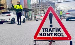 İzmir'de polis ekiplerinden bayram denetimi