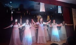 Bayraklı’da Sevgi Elçileri sahnelendi: Kadınlardan şiddete karşı güçlü mesaj