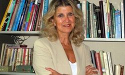 Pen 2026 yılı 'Duygu Asena Ödülü' Zeynep Oral'a