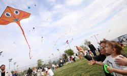 Karşıyaka’da 23 Nisan coşkusu Sancaklı’dan başladı: Tüm ilçeye yayılacak