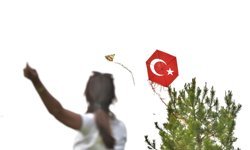 Bornova’da 23 Nisan coşkusu: Gökyüzü şenlenecek!