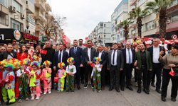 Buca'da 23 Nisan sevinci Çocuk Şenliği ile taçlandı