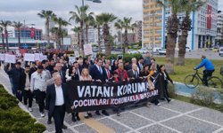 CHP İzmir’den 23 Nisan’da 23 maddelik manifesto: Çocuklar için sessiz yürüyüş yapıldı