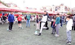 Çiğli’de 23 Nisan coşkusu: Minikler bayramı doyasıya kutladı