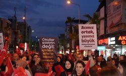 Kahramanmaraş'ta hayatını kaybetmişti: Ayla öğretmenin memleketi Turgutlu'da sessiz 23 Nisan yürüyüşü